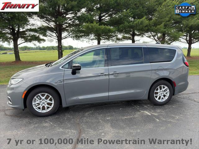 2025 Chrysler Pacifica Select for sale in Taylorville, IL