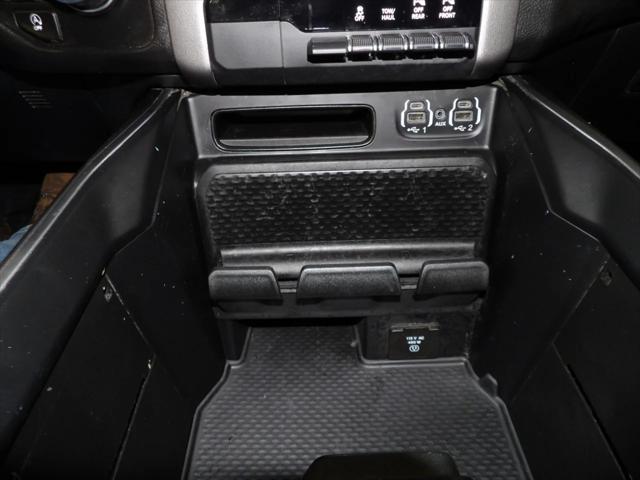 2022 Ram 1500 Big Horn Crew Cab 4x4 5'7" Box