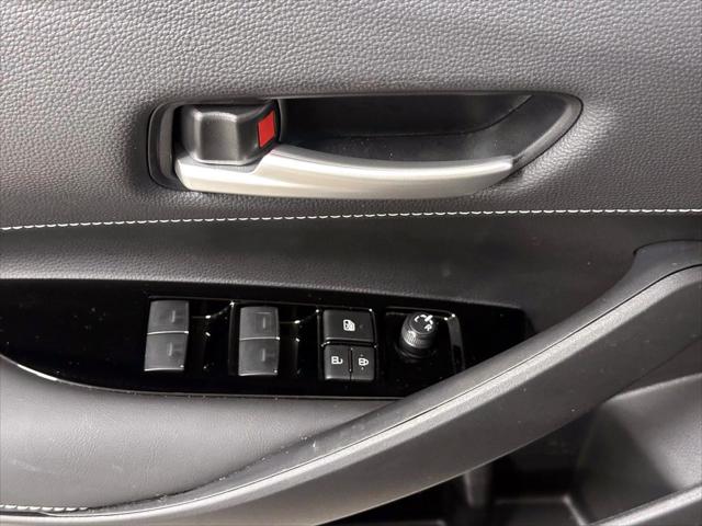 2025 Toyota Corolla Hatchback Nightshade Edition [11]