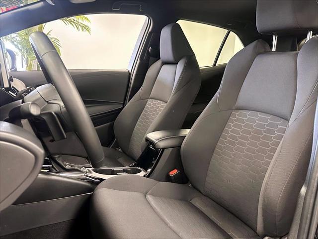 2025 Toyota Corolla Hatchback Nightshade Edition [13]