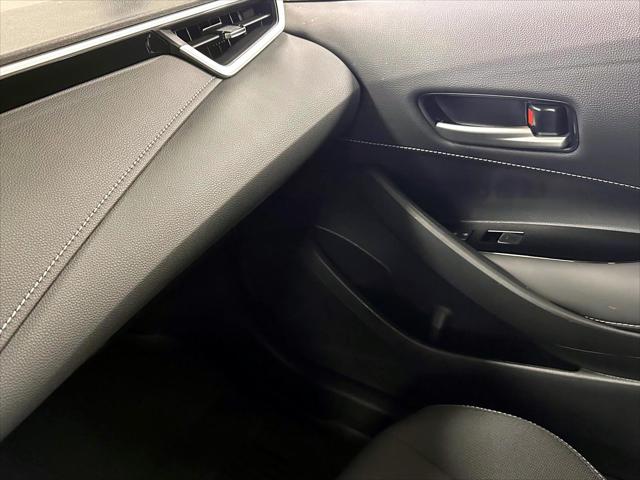 2025 Toyota Corolla Hatchback Nightshade Edition [22]