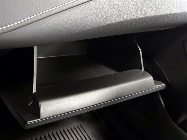 2025 Toyota Corolla Hatchback Nightshade Edition [25]