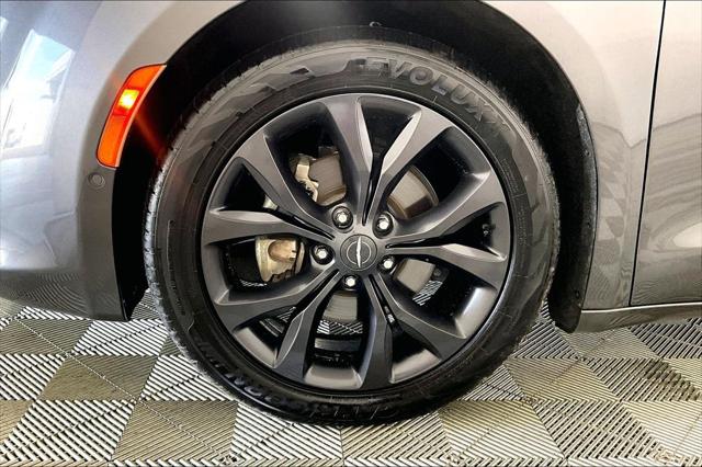 Used 2020 Chrysler Pacifica Limited For Sale in Olive Branch, MS