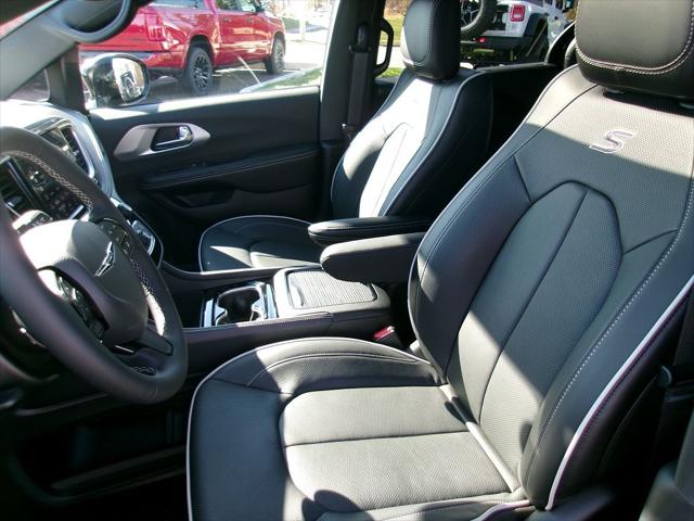 2026 Chrysler Pacifica Limited AWD