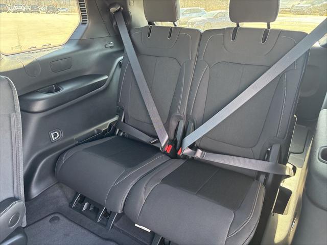2026 Jeep Grand Cherokee L Laredo 4x4