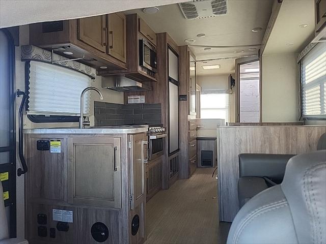 2019 Ford E-450 Cutaway Base
