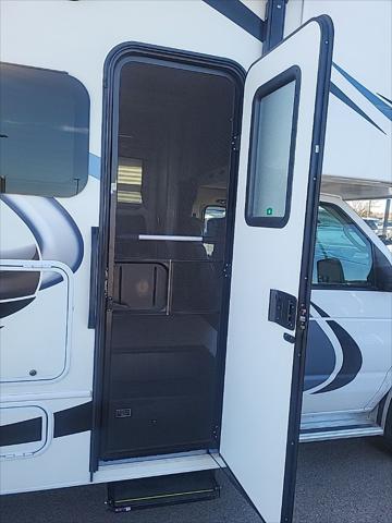 2019 Ford E-450 Cutaway Base
