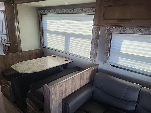 2019 Ford E-450 Cutaway Base
