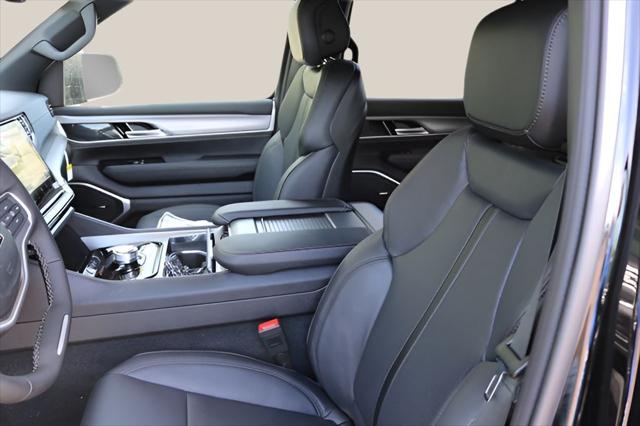 2026 Jeep Grand Wagoneer 4x2