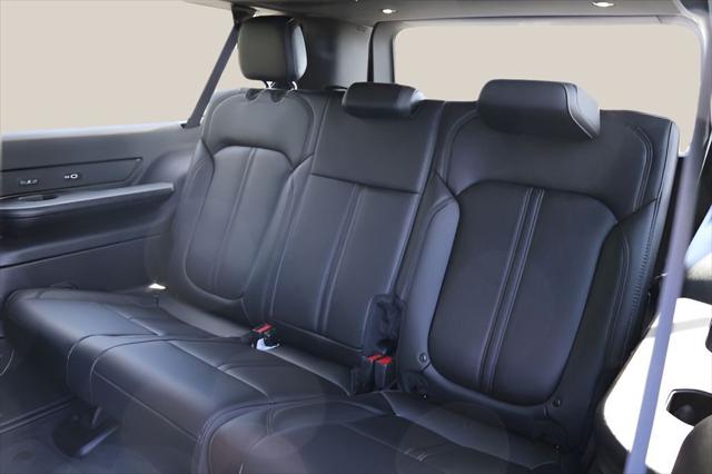 2026 Jeep Grand Wagoneer 4x2