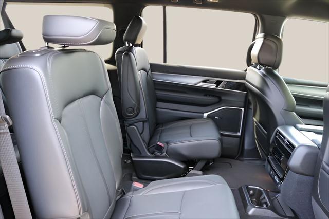 2026 Jeep Grand Wagoneer 4x2