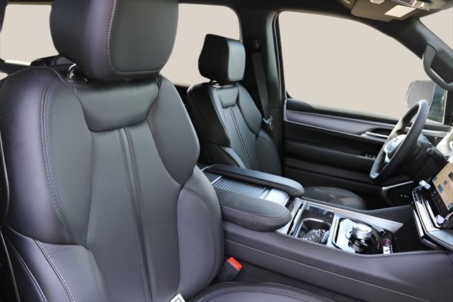 2026 Jeep Grand Wagoneer 4x2
