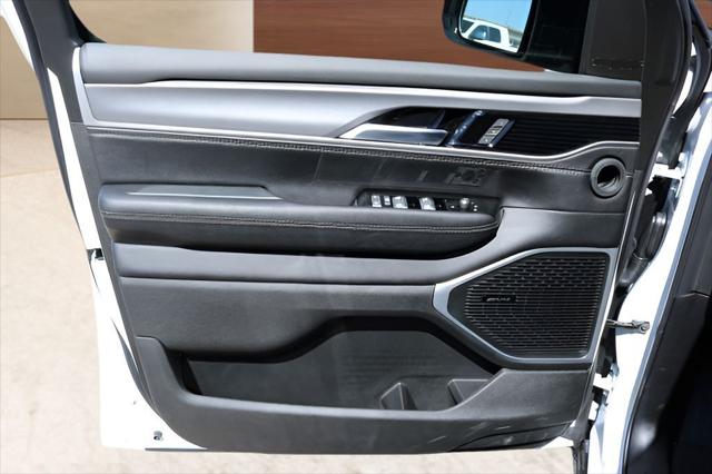 2026 Jeep Grand Wagoneer 4x2