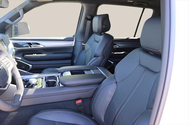 2026 Jeep Grand Wagoneer 4x2