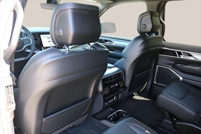 2026 Jeep Grand Wagoneer 4x2