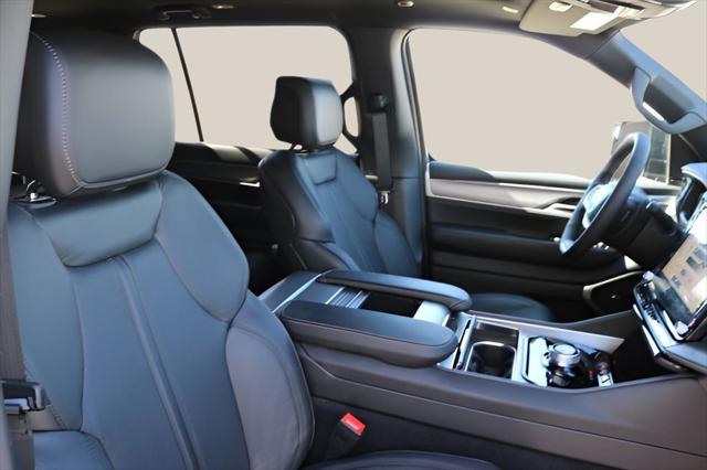 2026 Jeep Grand Wagoneer 4x2