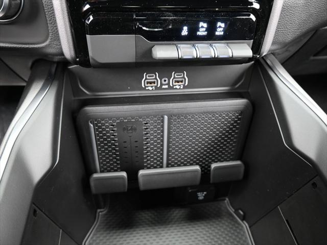 2025 Ram 1500 Big Horn Crew Cab 4x4 5'7" Box