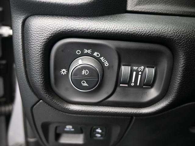2025 Ram 1500 Big Horn Crew Cab 4x4 5'7" Box