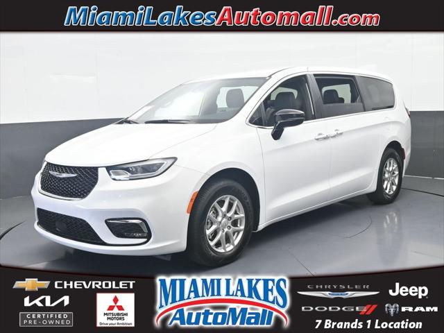 2025 Chrysler Pacifica Select for sale in Miami Lakes, FL