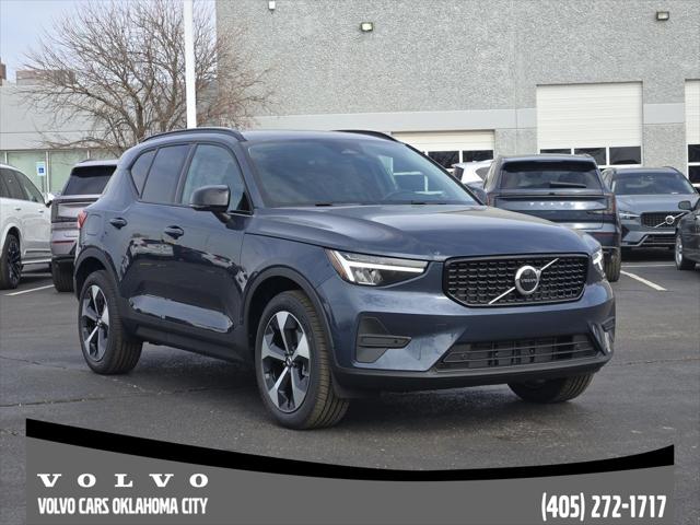 2026 Volvo XC40 Core, B5 AWD Gas (mild hybrid), Dark