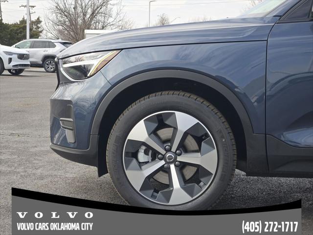 2026 Volvo XC40 Core, B5 AWD Gas (mild hybrid), Dark