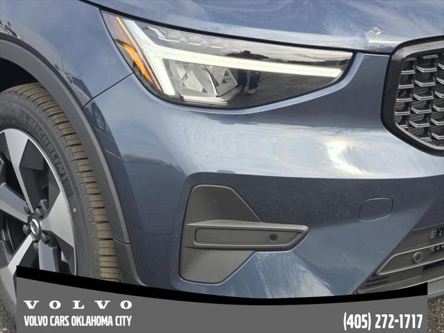 2026 Volvo XC40 Core, B5 AWD Gas (mild hybrid), Dark