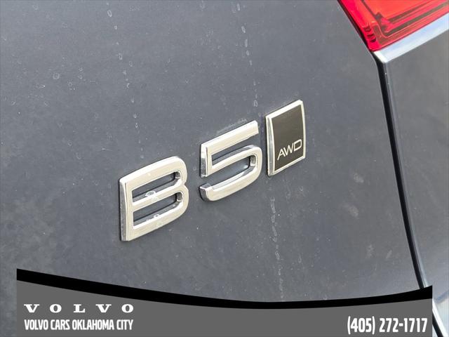 2026 Volvo XC40 Core, B5 AWD Gas (mild hybrid), Dark