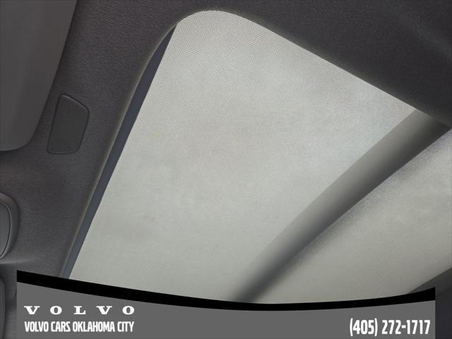 2026 Volvo XC40 Core, B5 AWD Gas (mild hybrid), Dark
