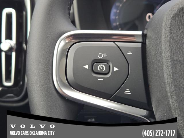 2026 Volvo XC40 Core, B5 AWD Gas (mild hybrid), Dark