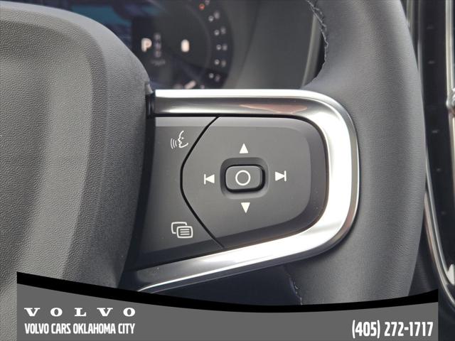 2026 Volvo XC40 Core, B5 AWD Gas (mild hybrid), Dark
