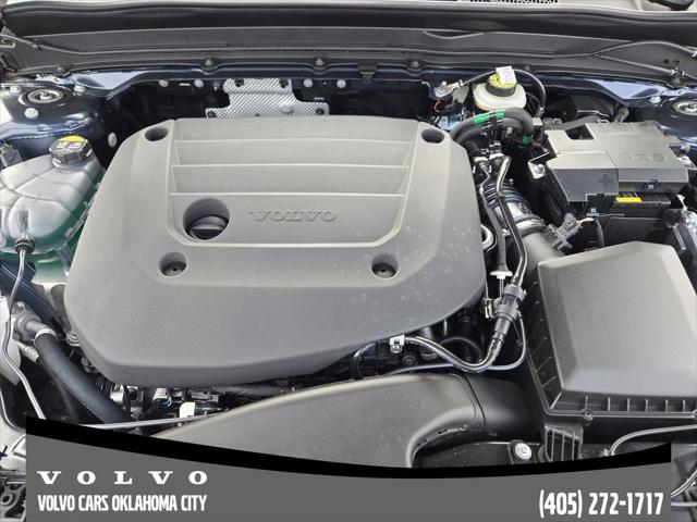 2026 Volvo XC40 Core, B5 AWD Gas (mild hybrid), Dark