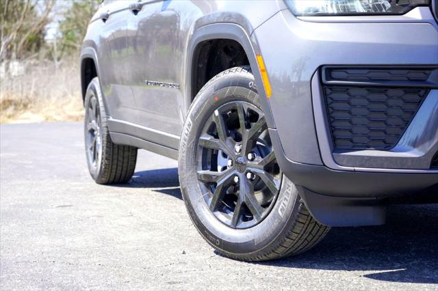 2026 Jeep Grand Cherokee Altitude 4x2