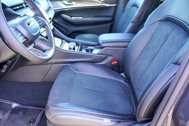 2026 Jeep Grand Cherokee Altitude 4x2