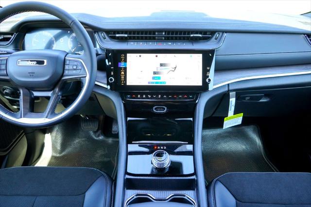 2026 Jeep Grand Cherokee Altitude 4x2