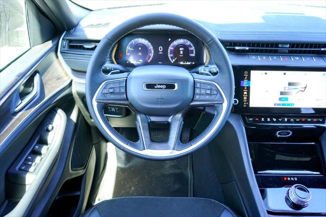 2026 Jeep Grand Cherokee Altitude 4x2