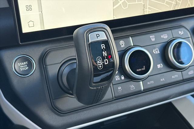 2026 Land Rover Defender P400 X-Dynamic SE