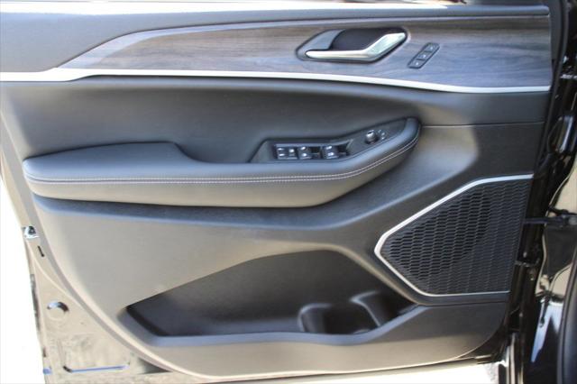 2026 Jeep Grand Cherokee L Limited 4x4