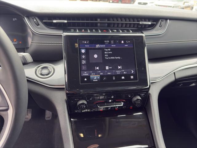 2023 Jeep Grand Cherokee L Laredo 4x4