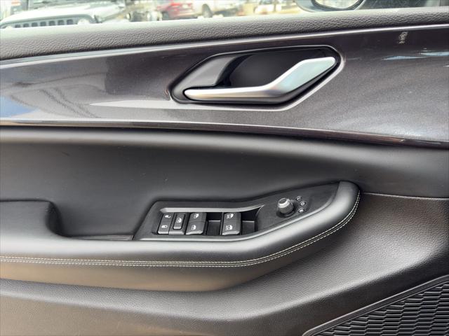 2023 Jeep Grand Cherokee L Laredo 4x4