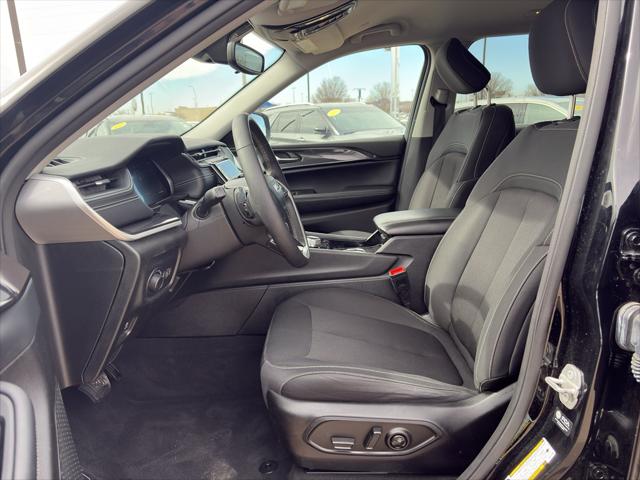 2023 Jeep Grand Cherokee L Laredo 4x4