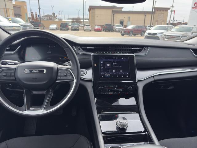2023 Jeep Grand Cherokee L Laredo 4x4