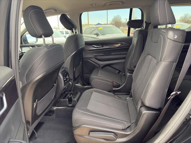 2023 Jeep Grand Cherokee L Laredo 4x4