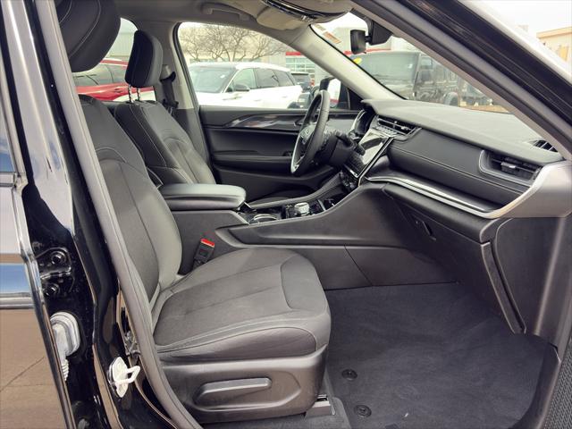 2023 Jeep Grand Cherokee L Laredo 4x4