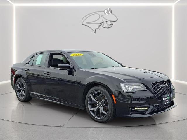 2023 Chrysler 300 Touring-L 2023 Chrysler 300 Touring-L