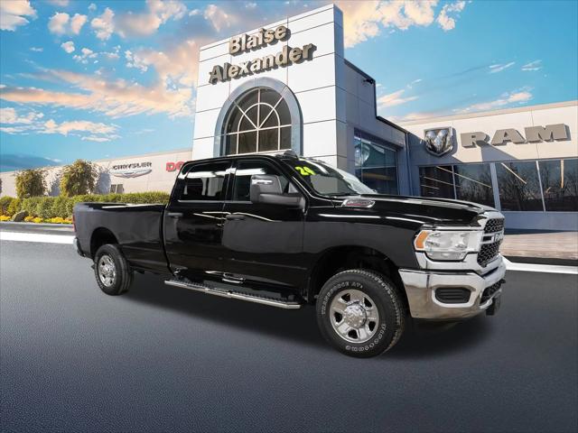 2024 RAM 3500 Tradesman Crew Cab 4x4 8 Box