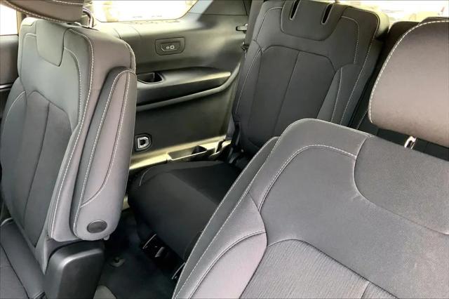 2026 Jeep Grand Cherokee L Altitude 4x4