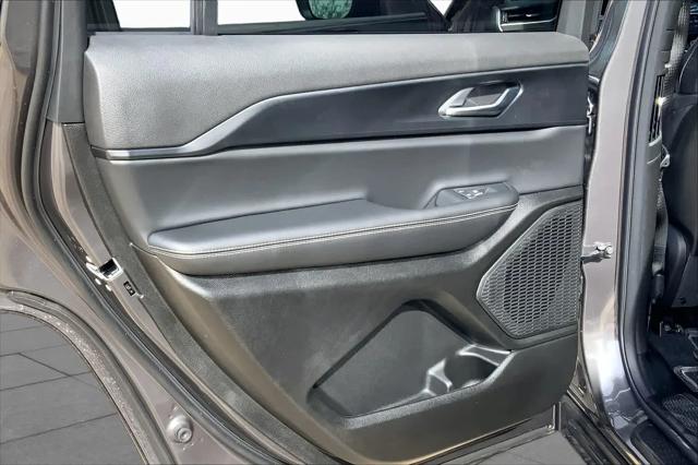 2026 Jeep Grand Cherokee L Altitude 4x4