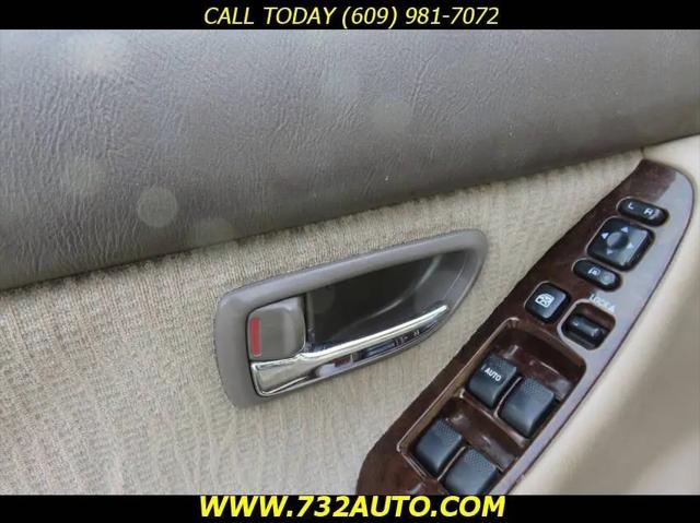 2002 Subaru Outback Base