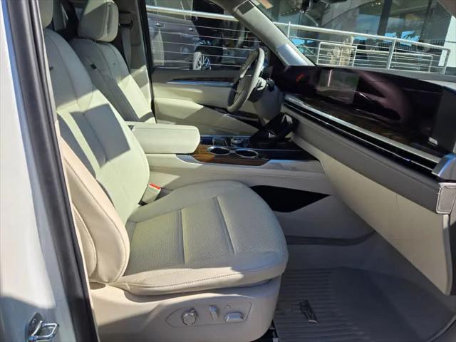 2025 Cadillac Escalade ESV Premium Luxury Platinum