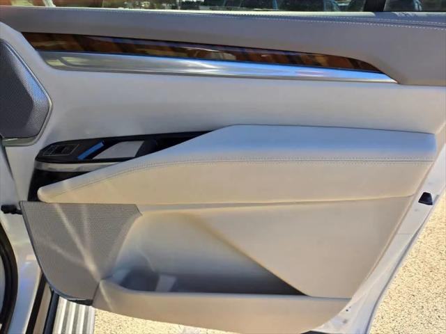 2025 Cadillac Escalade ESV Premium Luxury Platinum